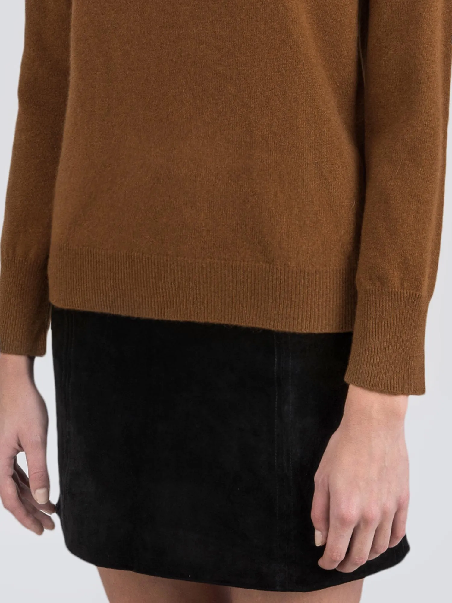 Classic Crew Neck Sweater_Deep Camel